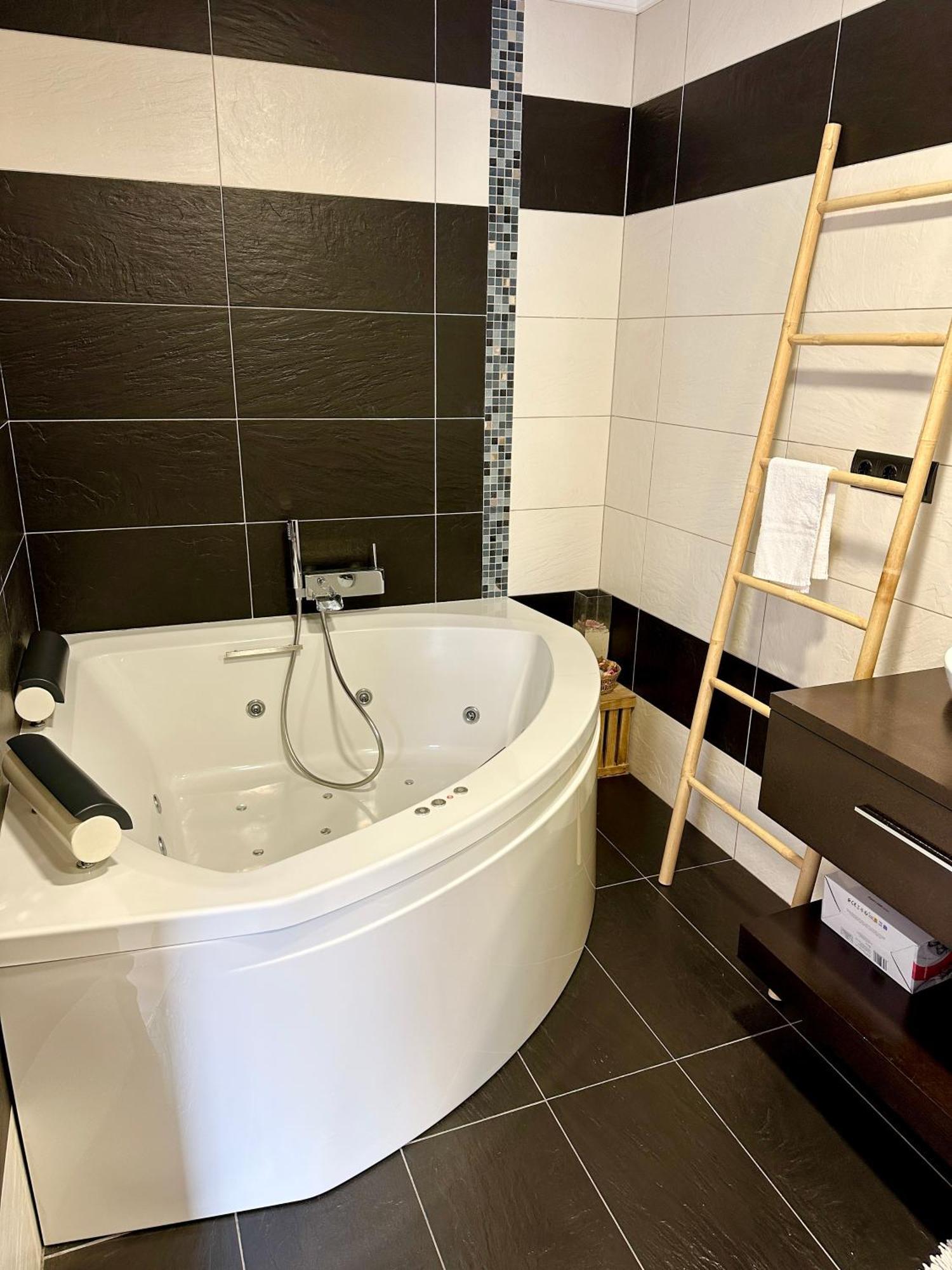Casa Con Jacuzzi Y Piscina Con Vistas Al Castillo Corbera de Alcira 외부 사진